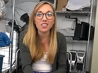 Blonde hottie gevuld met dik lul